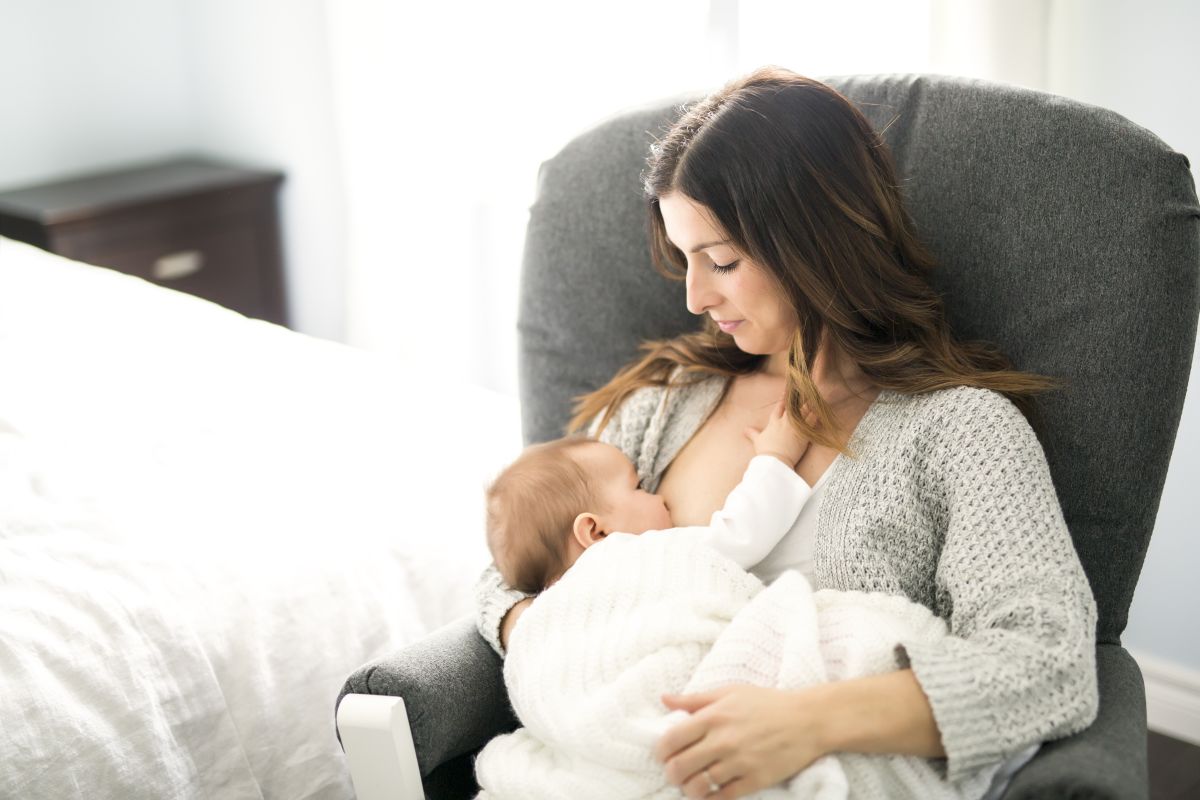 it-s-time-to-debunk-these-too-common-breastfeeding-myths-newfolks