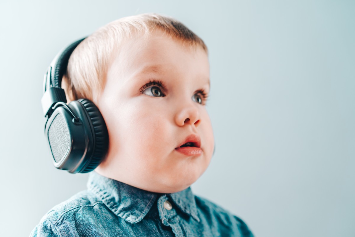 Can babies wear online headphones