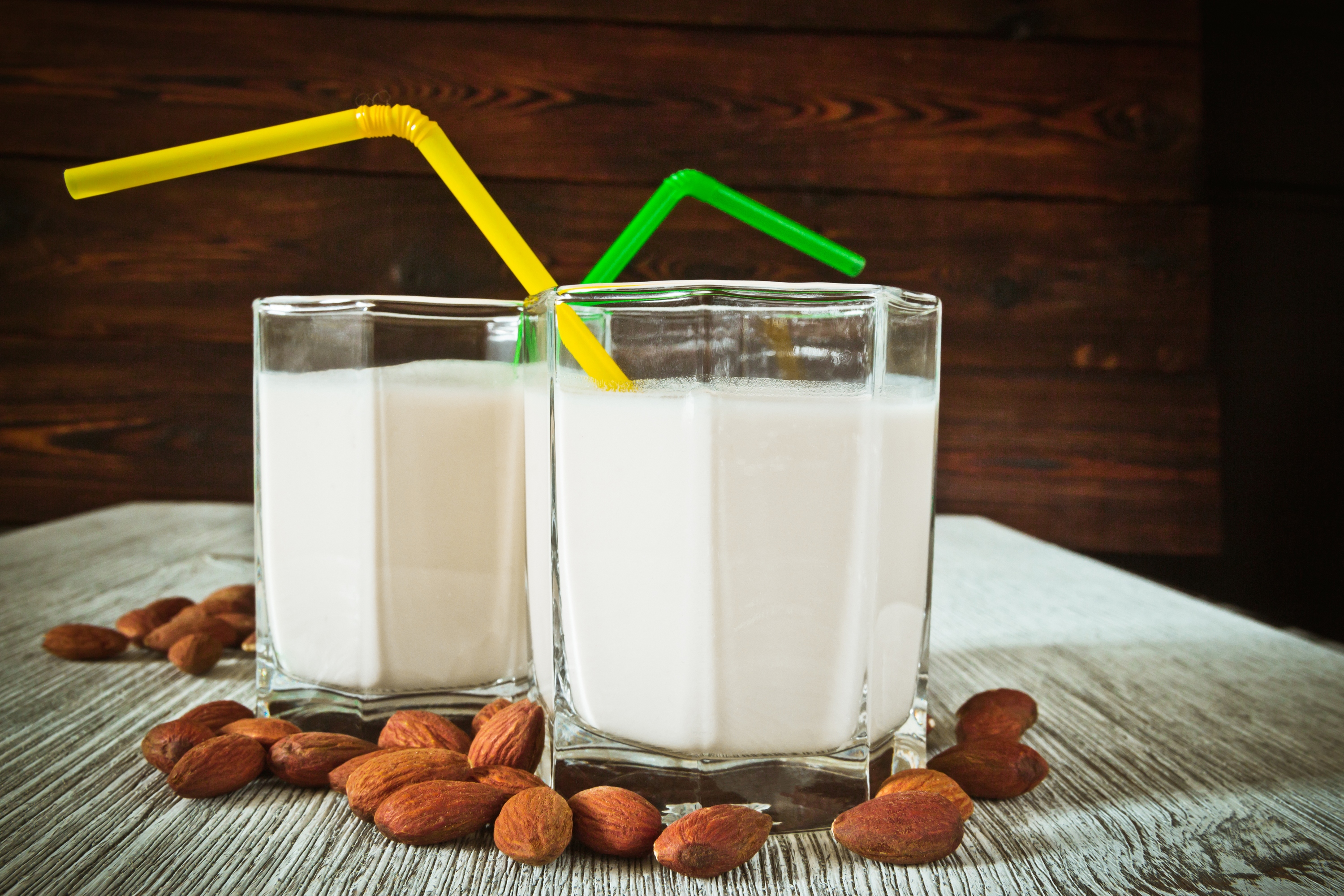 can-toddlers-drink-almond-milk-plant-based-drinks2