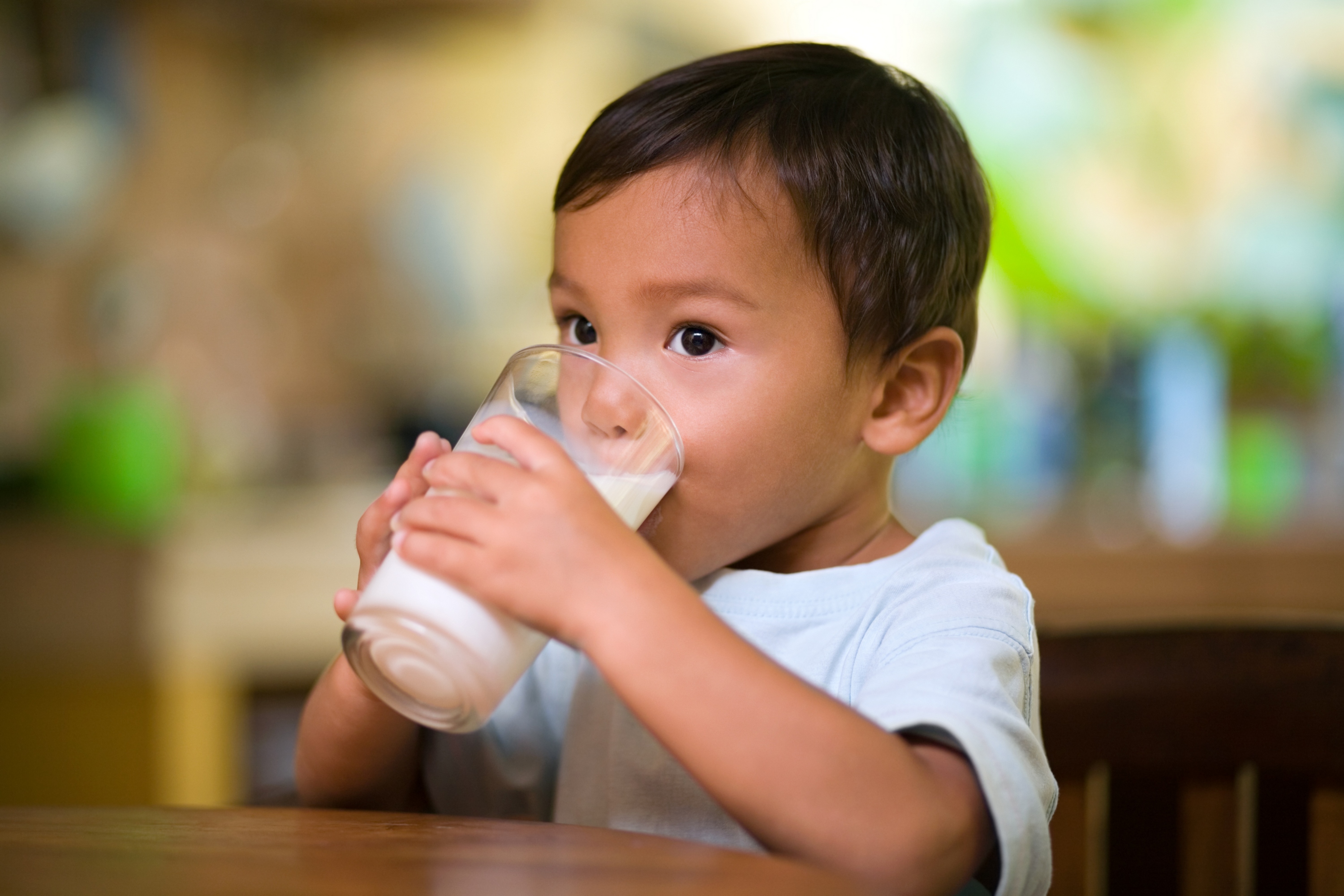 can-toddlers-drink-almond-milk-plant-based-drinks3