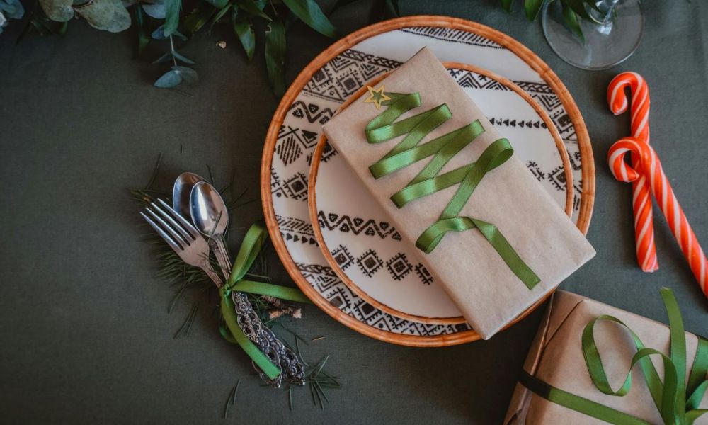 holiday place setting